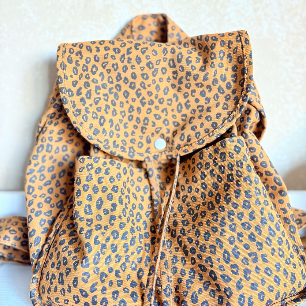 Baggu duck Leopard Print drawstring Backpack - image 1